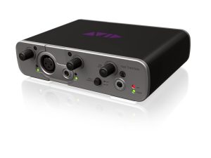 Avid Fast Track Solo with Pro Tools Express -Channel Audio Interface