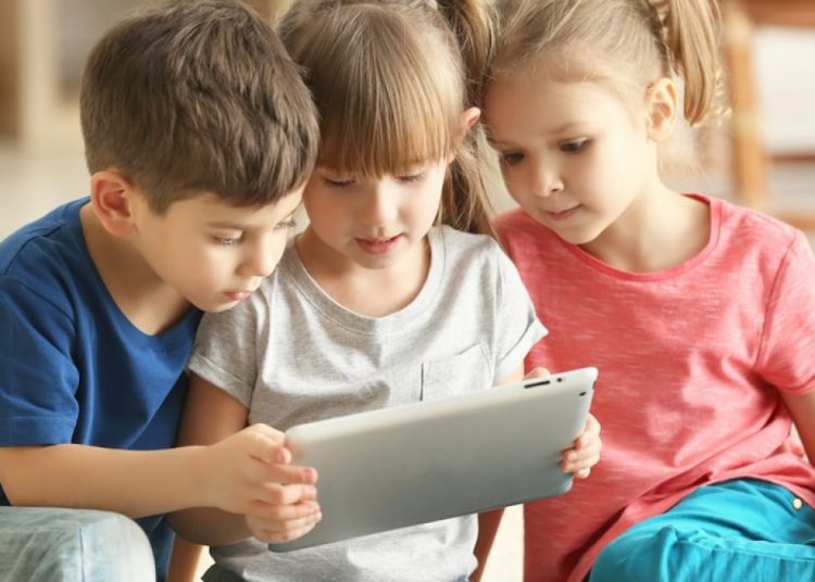 How to Keep A Track of What Stays On Your Kid's Device