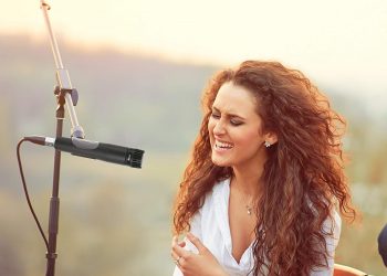 Pyle-Pro Professional Vocal Handheld Microphone，